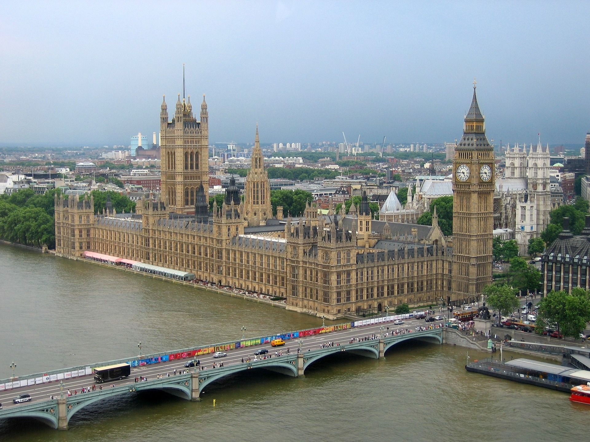 Reino Unido prohibió el uso de la gasolina con plomo en 1999. El plomo persiste en el aire / Foto: Pixabay