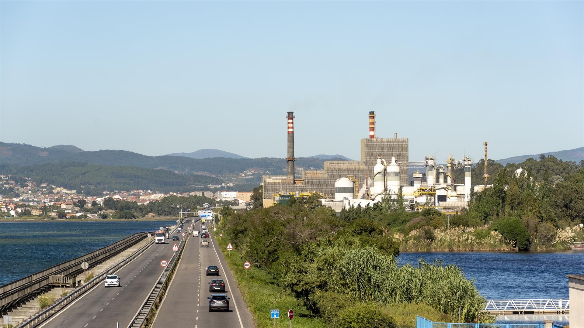 Bandera negra la ría de Pontevedra por contaminación industrial.  Vertidos de aguas residuales y su mala depuración en las playas / Foto: EP