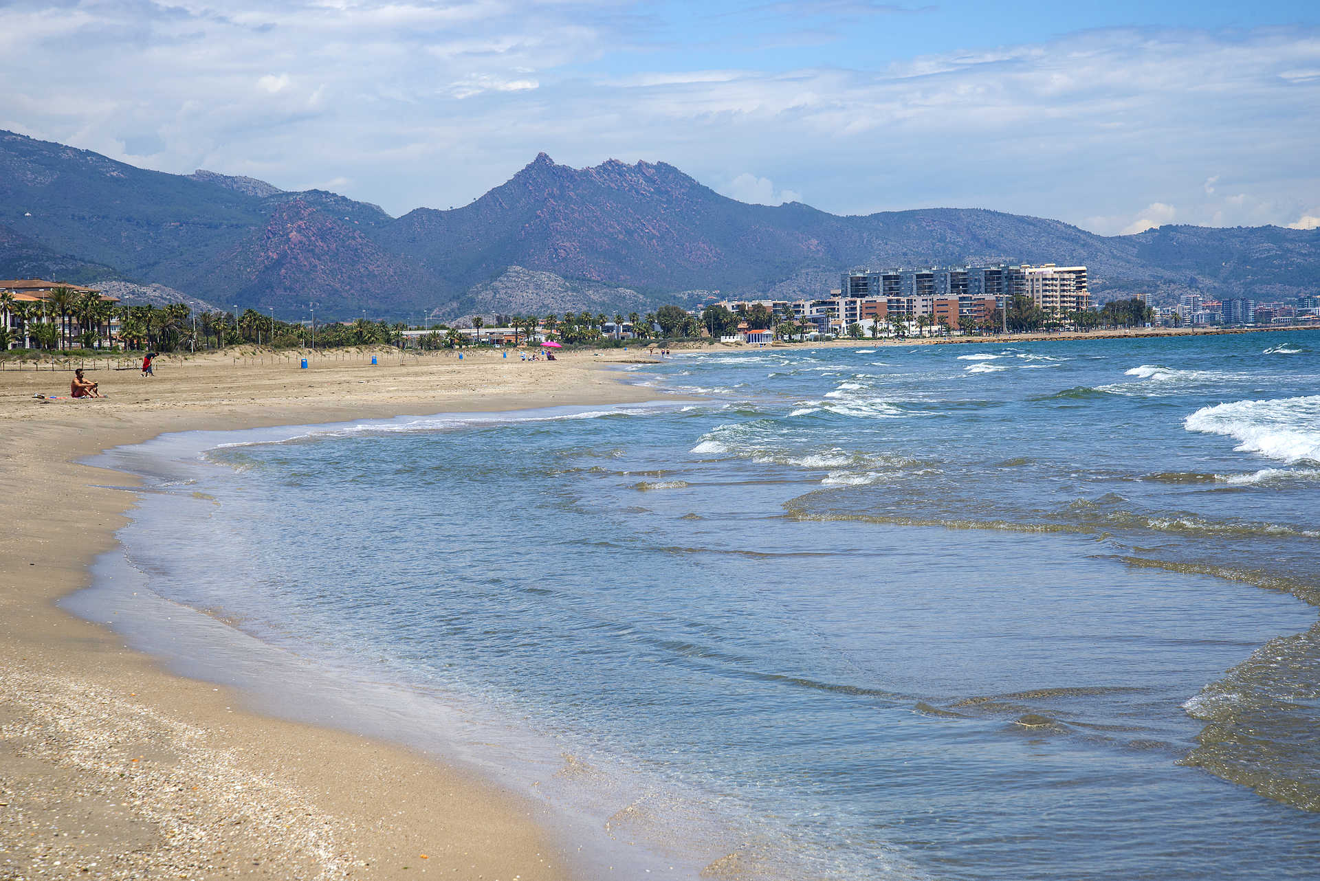 Playa Gurugú cerrada al baño por contaminación de aguas residuales / Foto: Wikipedia