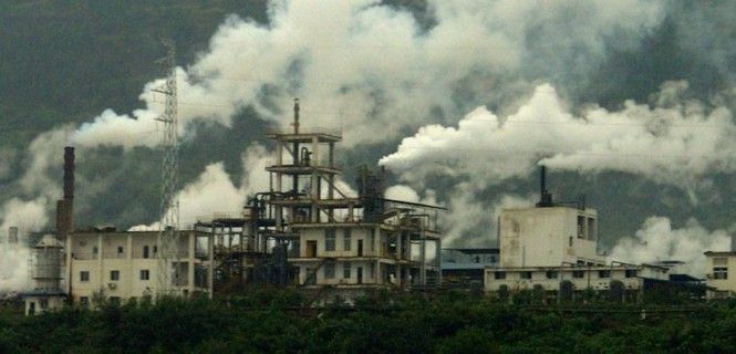 Una fábrica cerca del río Yangtze / Foto: High Contrast - Wikipedia