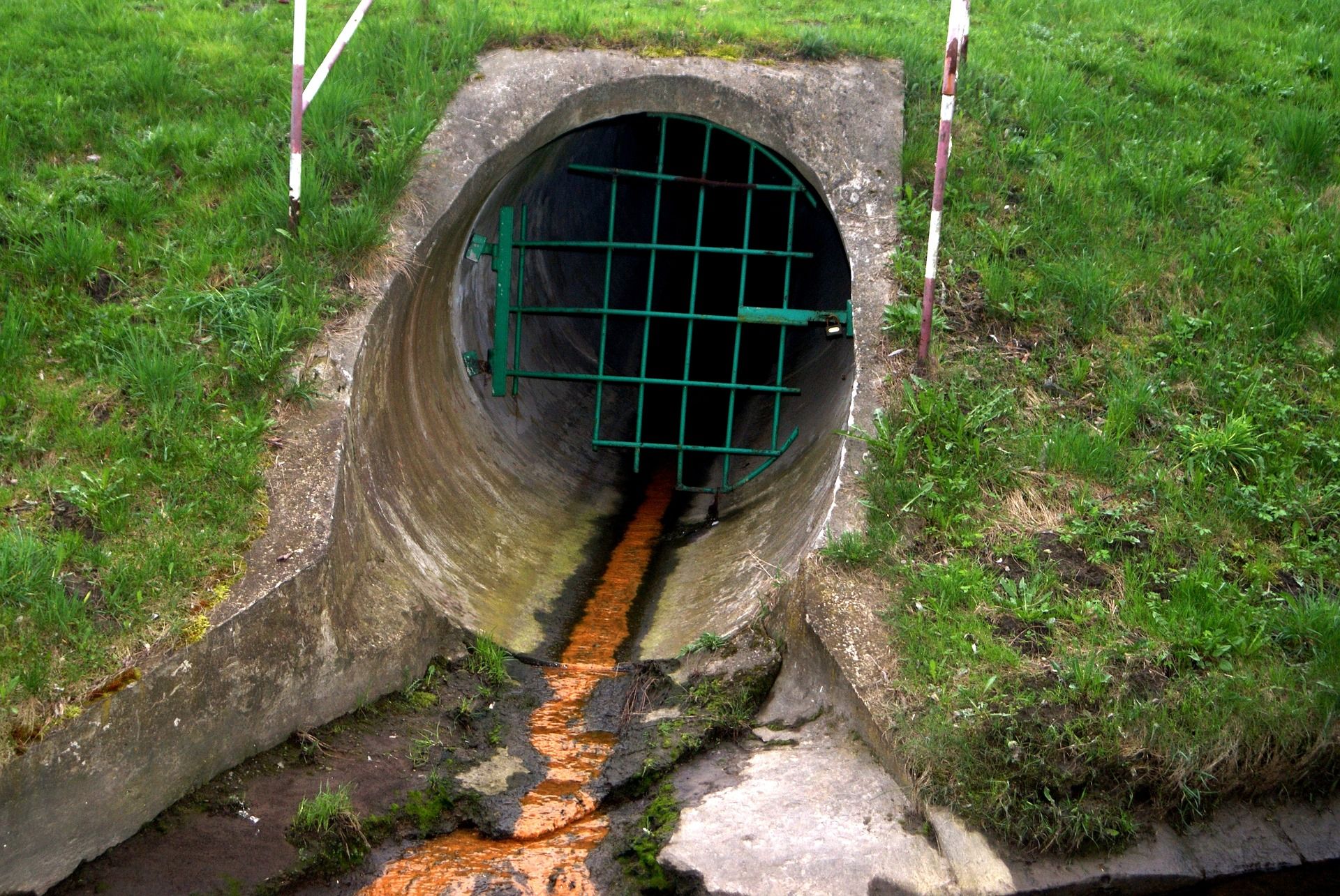 Aguas residuales sin depurar. Plan Nacional de depuración / Foto: Pixabay