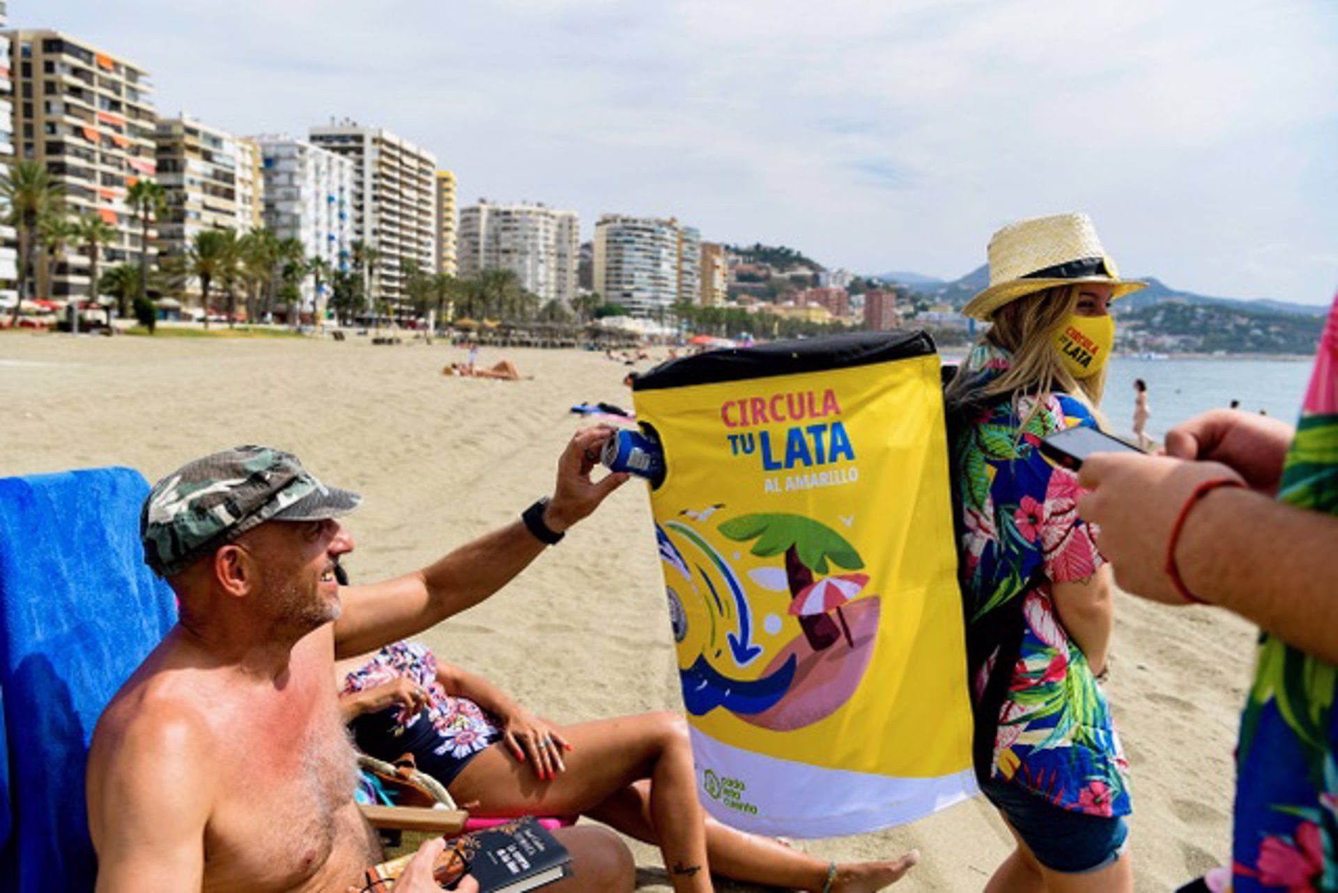 'Cada Lata Cuenta', cuarta edición de la campaña 'Circula tu lata'. Envases en la playa / Foto: EP