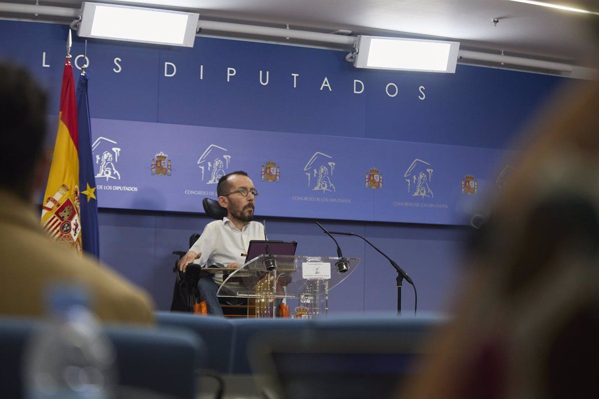 El portavoz de Unidas Podemos en el Congreso, Pablo Echenique, en su intervención en rueda de prensa en la Cámara Baja / Foto: J. Hellín - POOL - EP