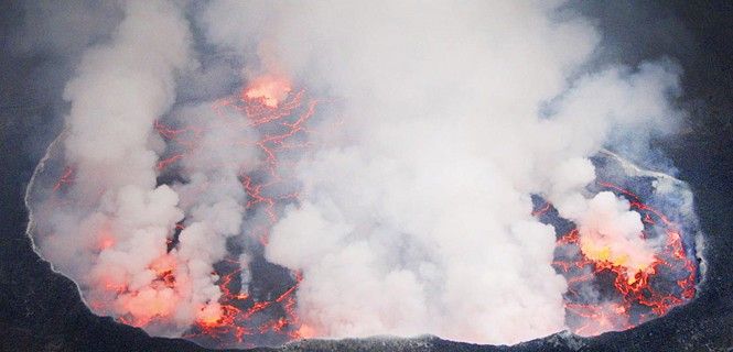 Lago de lava en el cráter del Monte Nyiragongo en la República Democrática del Congo / Foto: Simon Carn - UTM 