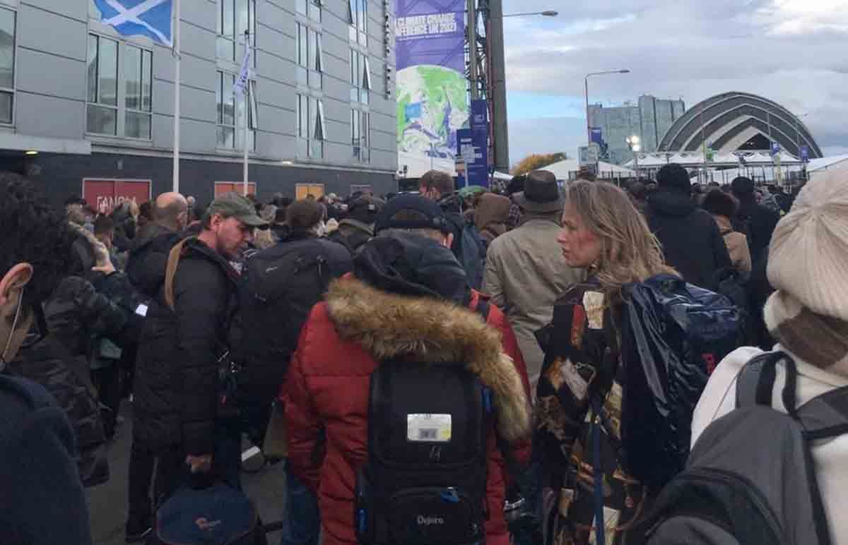 Amigos de la Tierra denuncia los fallos logísticos y las dificultades para acceder a las negociaciones de la COP26 / Foto: EP