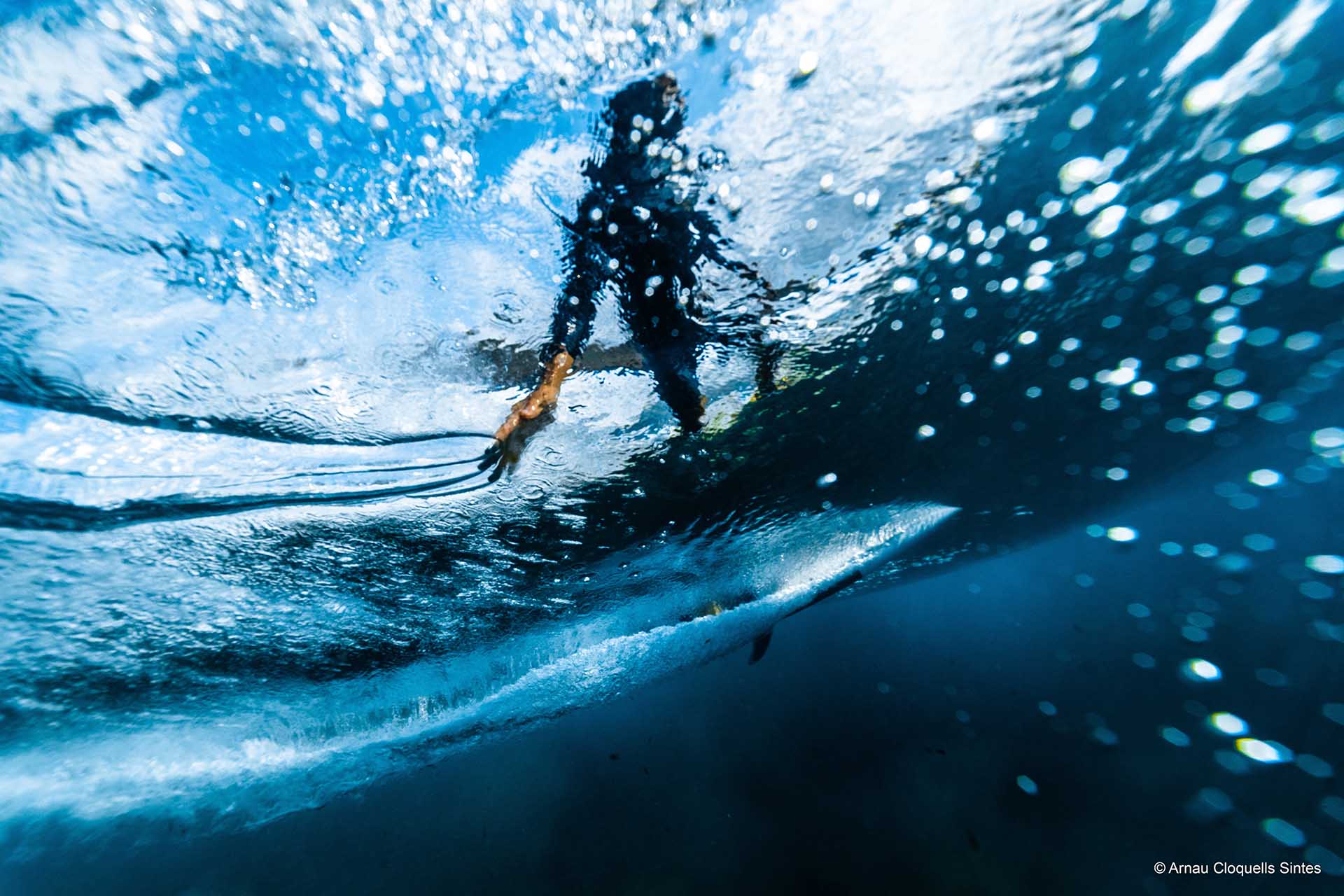 Tocando la mar / Fotografía: Arnau Cloquells Sintes, primer premio MARE Nostrum en la categoría Adulto-Experto