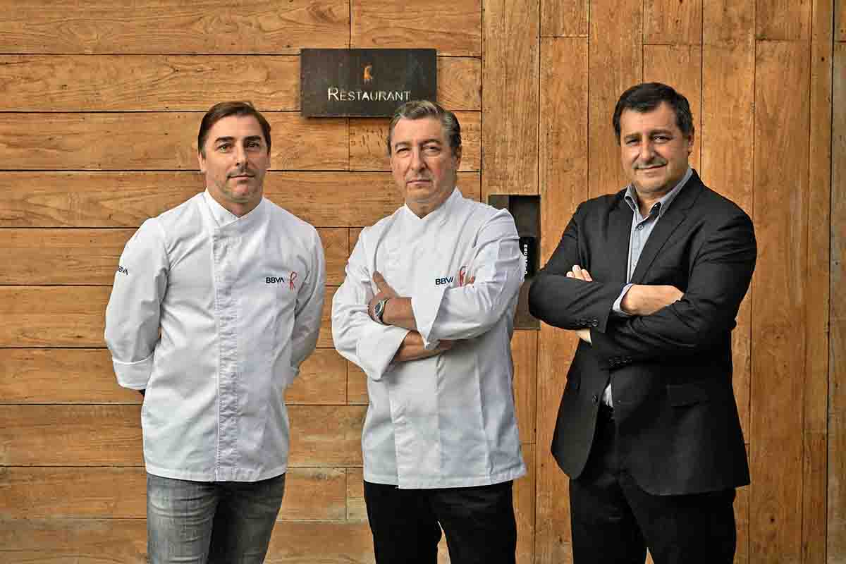 Los tres hermanos Jordi Roca (i), Joan Roca (c) y Josep Roca (d), del restaurante Celler de Can Roca que pide recuperar la biodiversidad de los cultivos / Foto: BBVA - EP