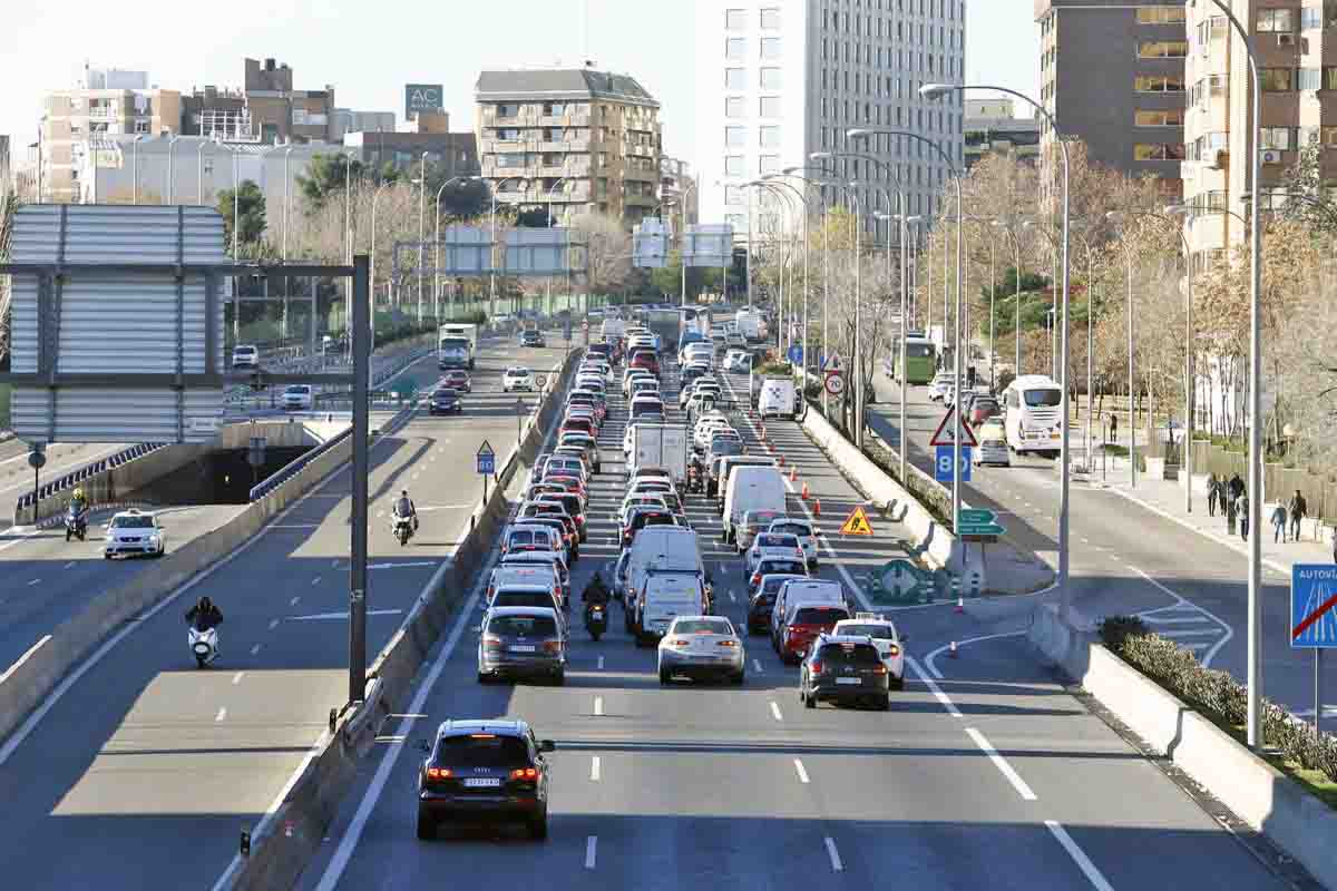 Tránsito de coches en Madrid, España / Foto: Archivo - EP