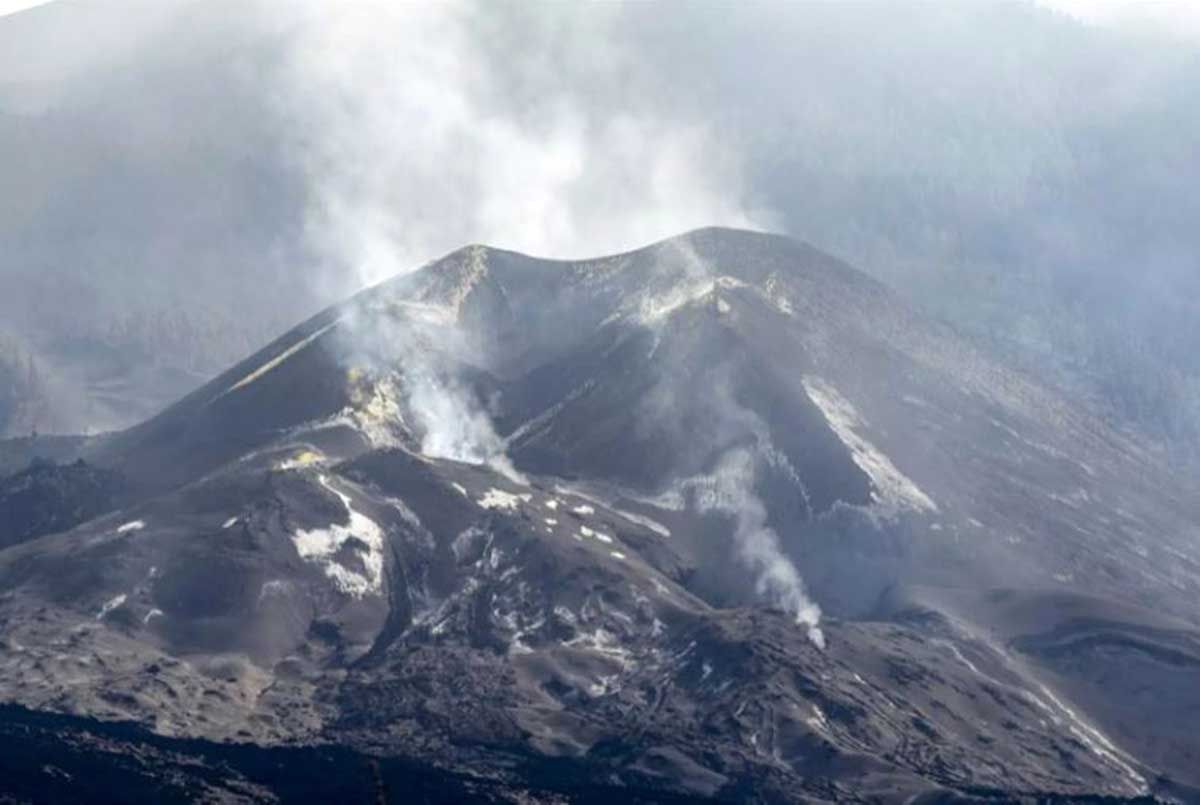 Una de las bocas eruptivas del volcán de Cumbre Vieja, a 17 de diciembre de 2021, en La Palma, Canarias (España) / Foto: EP