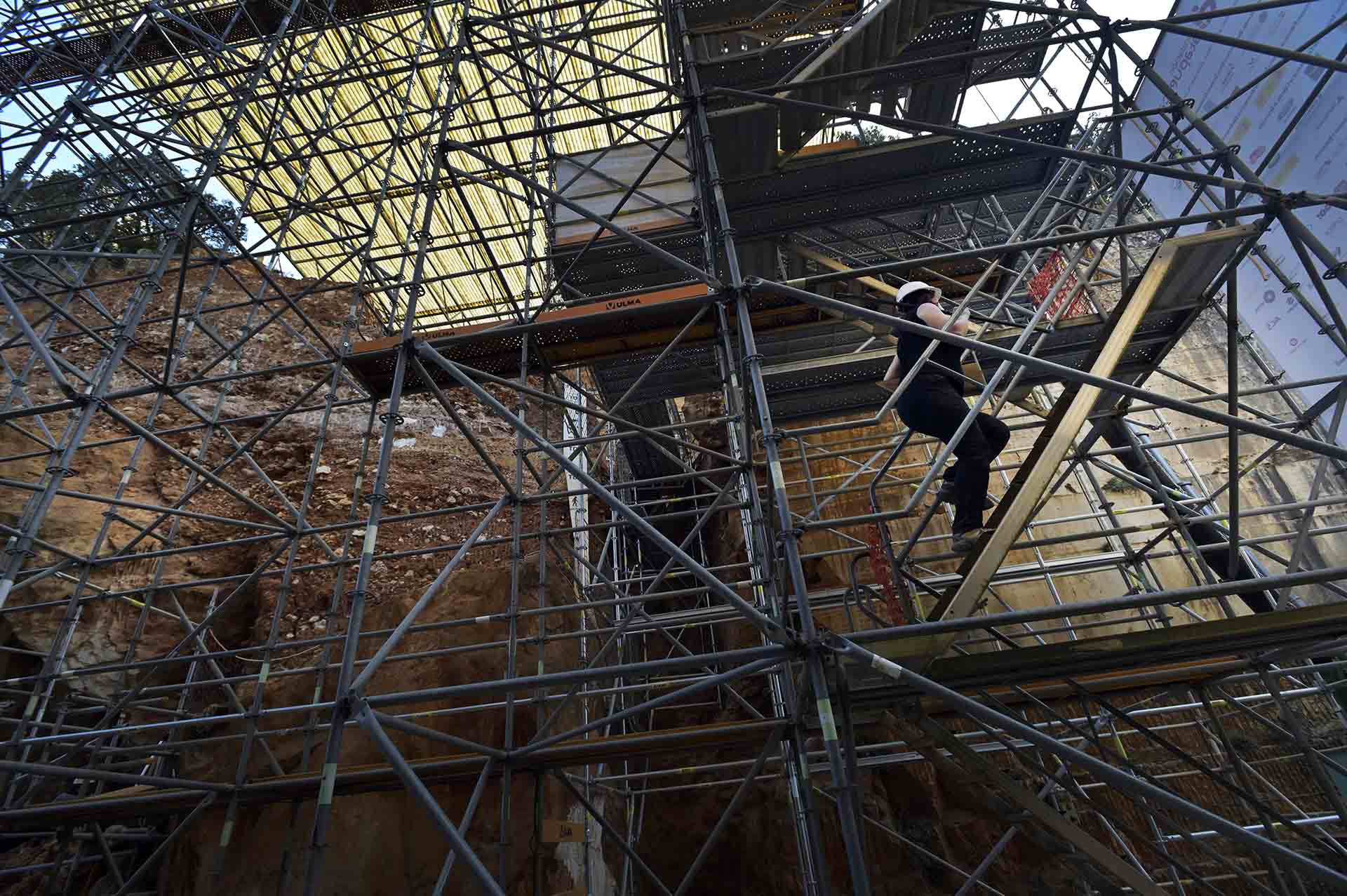 Enormes estructuras de andamiaje / Foto: Alfons Rodríguez