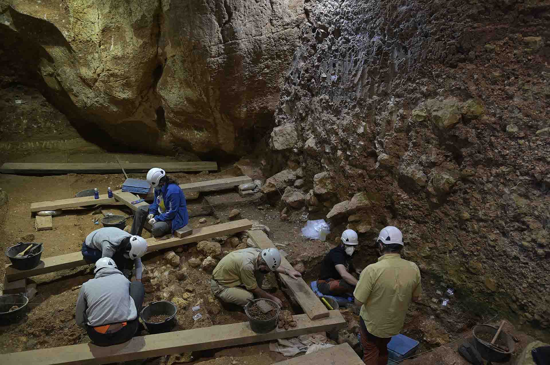 Yacimiento de la Sima del Elefante, donde se hallaron en 2007 los restos humanos más antiguos de Europa Occidental / Foto: Alfons Rodríguez