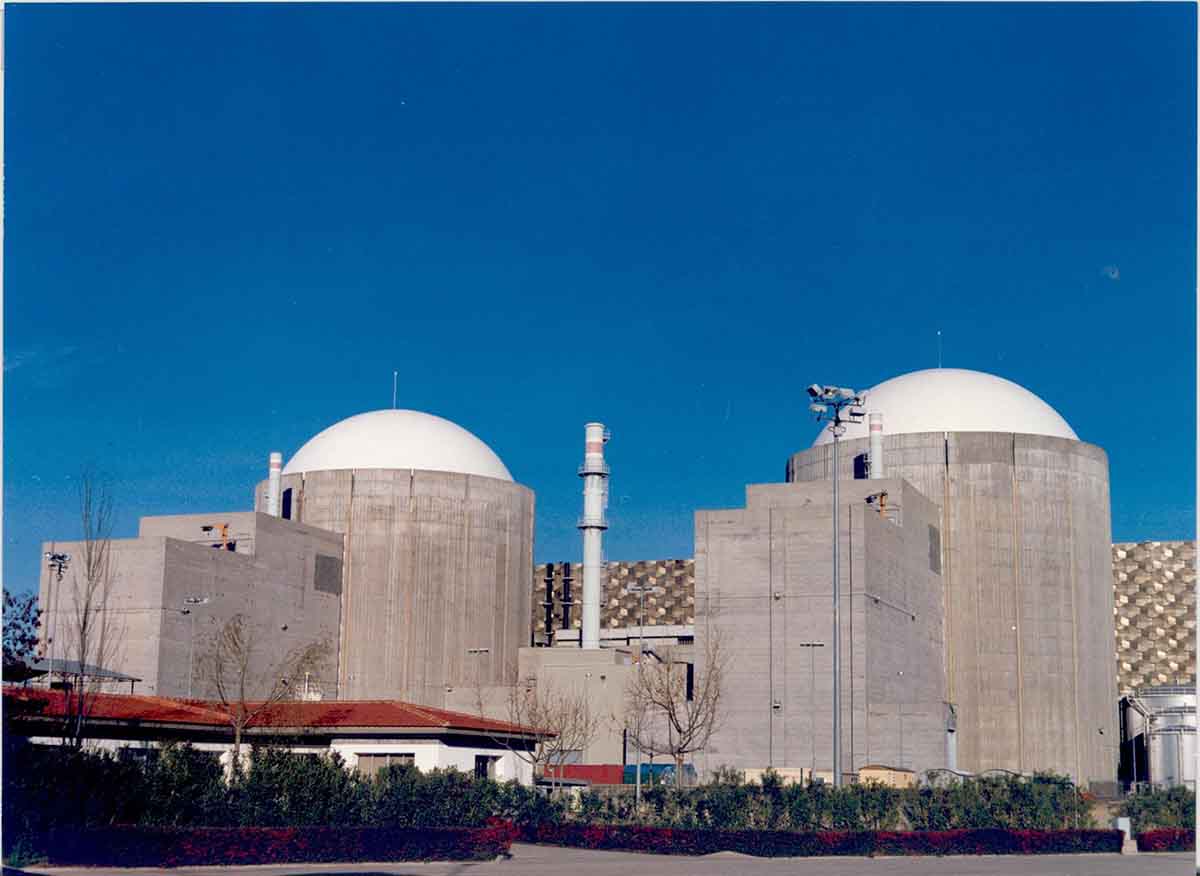 Central nuclear. España rechaza la propuesta de la CE de incluir la energía nuclear y el gas como energías verdes / Foto: EP