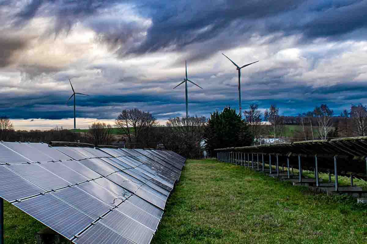 El sector fotovoltaico rechaza como 'verdes' la energía nuclear y el gas natural / Foto: Pixabay