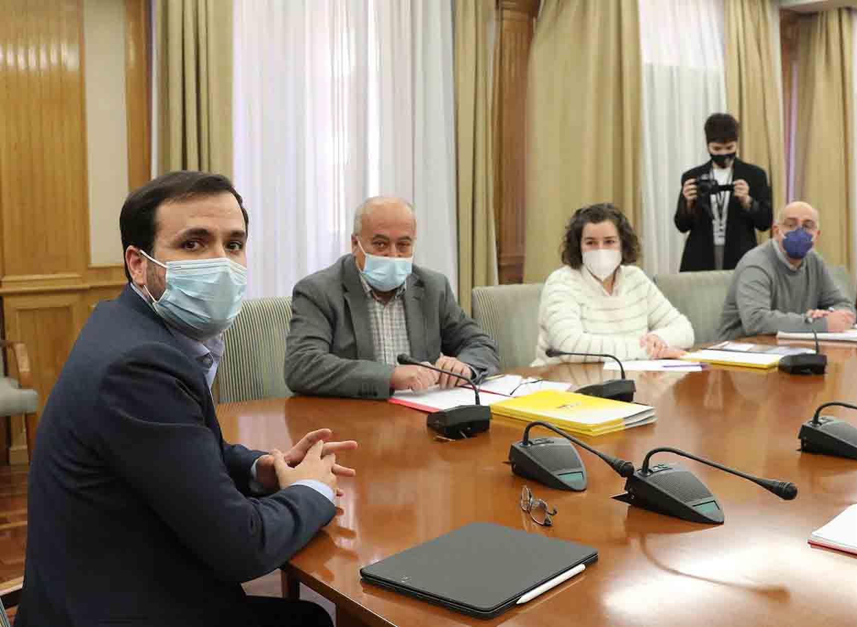 El ministro de Consumo Alberto Garzón preside una reunión con representantes de COAG, en el Ministerio de Consumo / Foto: Marta Fernández Jara - EP