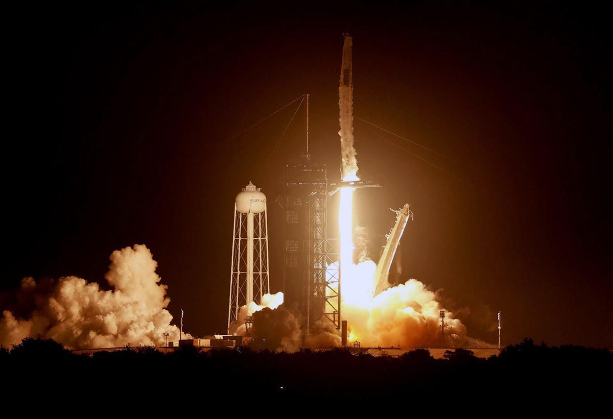 Centro Espacial Kennedy se lanza un cohete SpaceX Falcon 9 que transporta la nave espacial Crew Dragon, 10 de noviembre de 2021, EE UU / Foto: EP