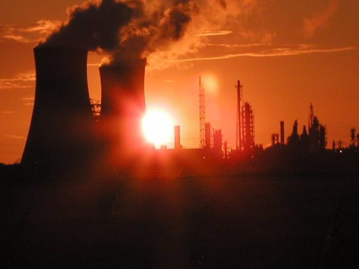 Emanación de contaminación química al medio ambiente. COP26 / Foto: EP