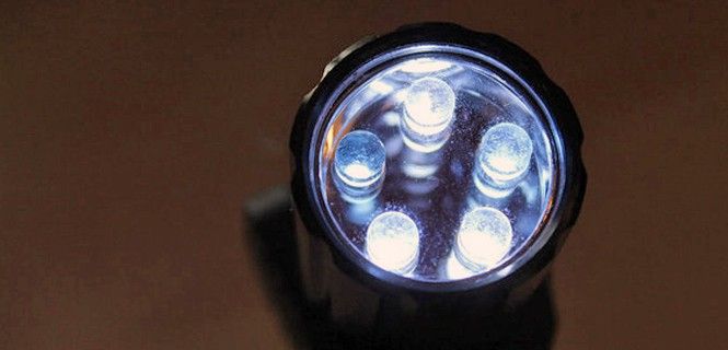 El precio de un LED no guarda relación con la calidad de su energía / Foto: By KST