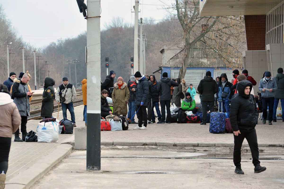 Personas durante la evacuación en Lugansk / Foto: EP