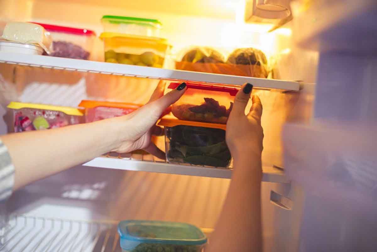 Recomendaciones contra la obesidad: planificar menús, beber mucha agua o no saltarse comidas / Foto: EP