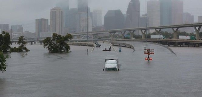 Interestatal 45 de Houston inundada tras el huracán Harvey en agosto de 2017, EE UU / Foto: Richard Carson - Reuters