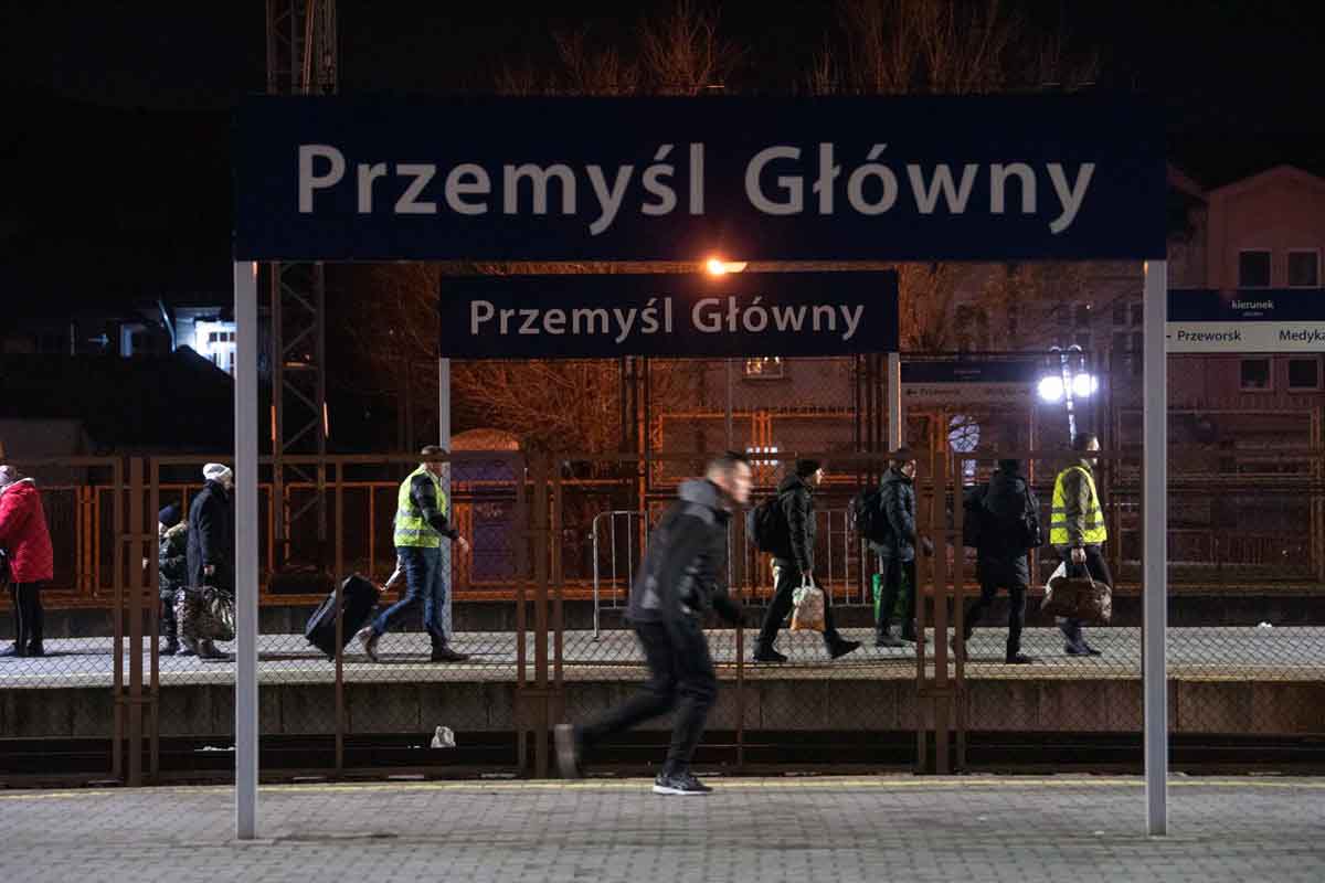Estación de Przemysl, en Polonia. La cifra de refugiados desde Ucrania se acerca ya a los 2,3 millones / Foto: EP