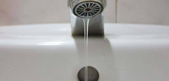 Grifo de agua potable para el consumo del hogar / Foto: EP