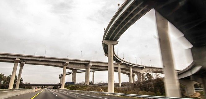 Para 2050 habrá otros 25 millones de kilómetros de nuevas carreteras de asfalto / Foto: D. Public 