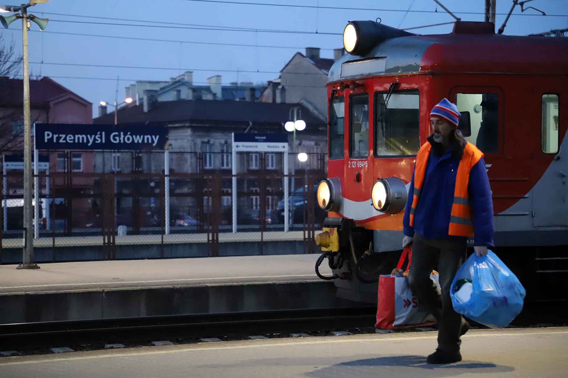 Vías del tren de la estación de Przemyśl donde llegan muchos de los refugiados procedentes de Ucrania hasta Polonia / Foto: FFM - EA