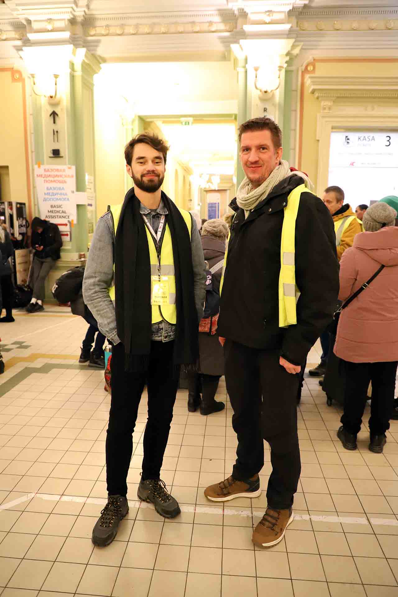 Voluntarios de la Casa Ucraniana: a la derecha Illia Maslyanskyy (ucraniano afincado en Canadá) y a la izquierda Julien De Lenart (procedente de Bélgica) / Foto: FFM - EA