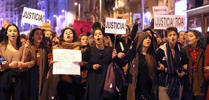 Protesta contra los abusos patriarcales. Culpabilizar a las mujeres violadas / Foto: SINC - EFE