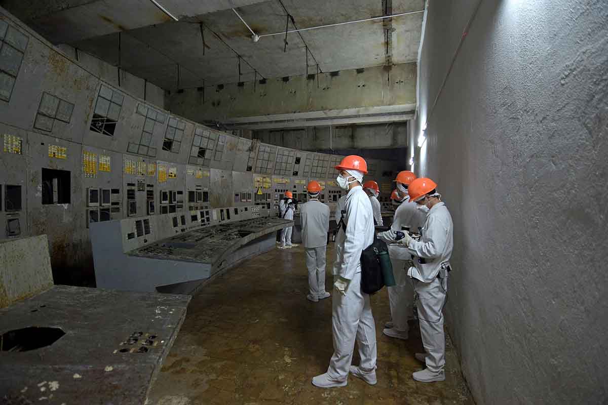 Sala de control tres en la central nuclear de Chernóbil. CSN sigue toda variación de radiactividad de la guerra en Ucrania / EP