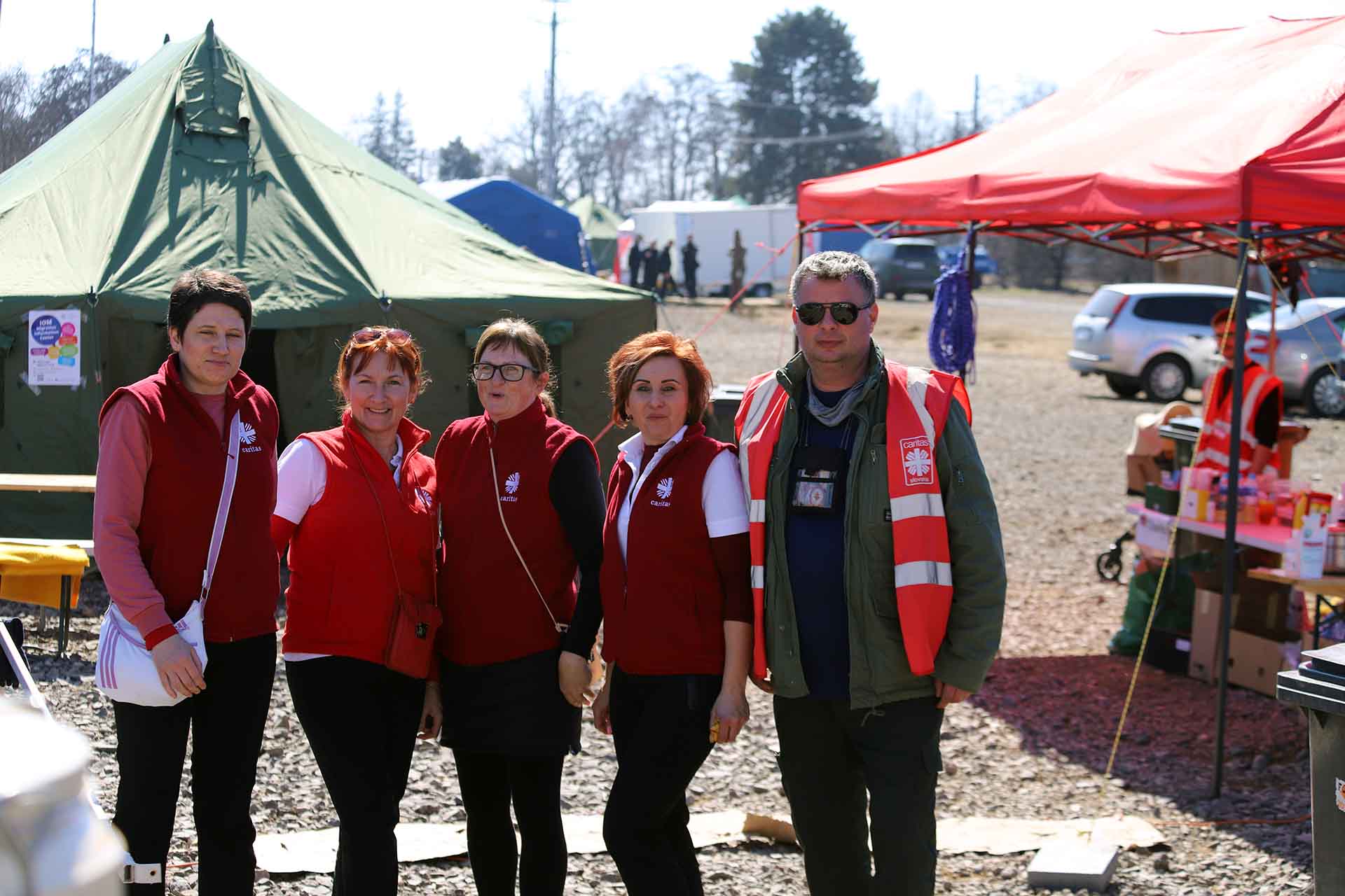 Un grupo de voluntarias de Caritas en la frontera de Eslovaquia con Ucrania / Foto: FFM - EA