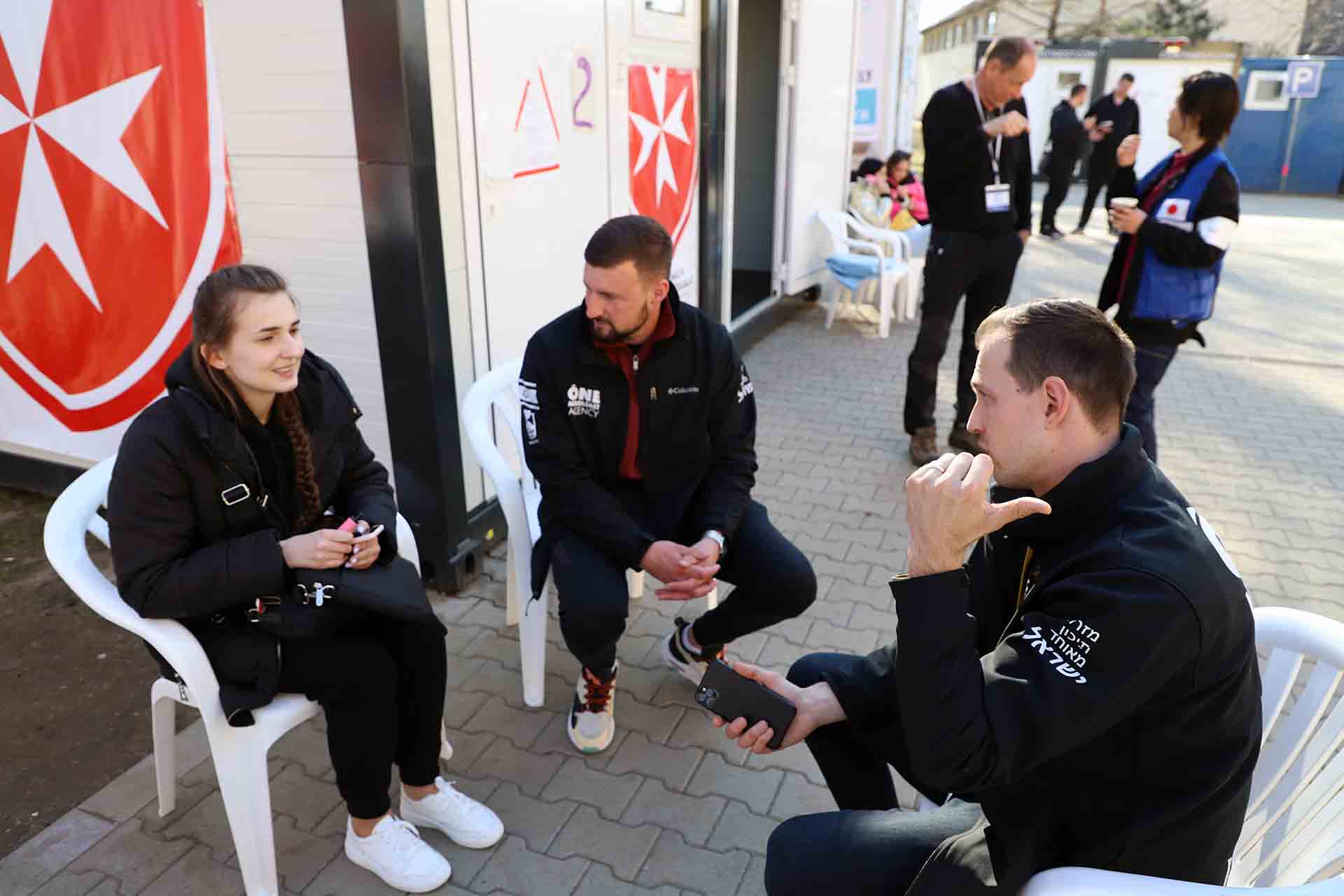 Dan y Slavik Belmut son dos hermanos voluntarios intérpretes procedentes de Israel / Foto: FFM - EA