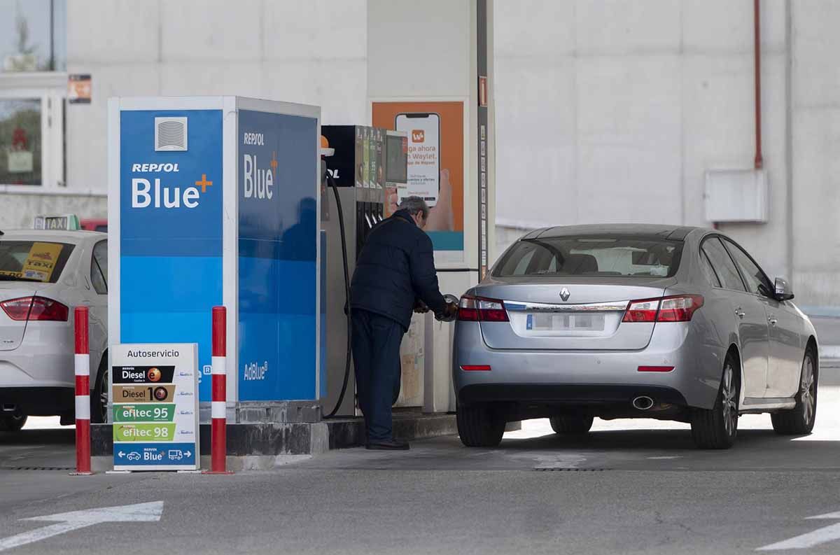 Reducir el consumo de petróleo para no financiar la guerra de Putin / Foto: EP