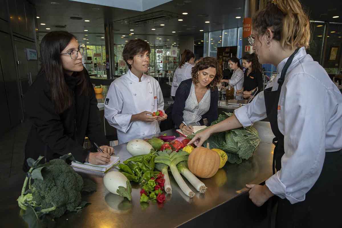 Cristina Saéz y la Fundación Alícia recogen evidencias científicas y propuestas basadas en la dieta mediterránea para cuidar la microbiota. Aló, ¿cerebro? Aquí el intestino  / Foto: SINC