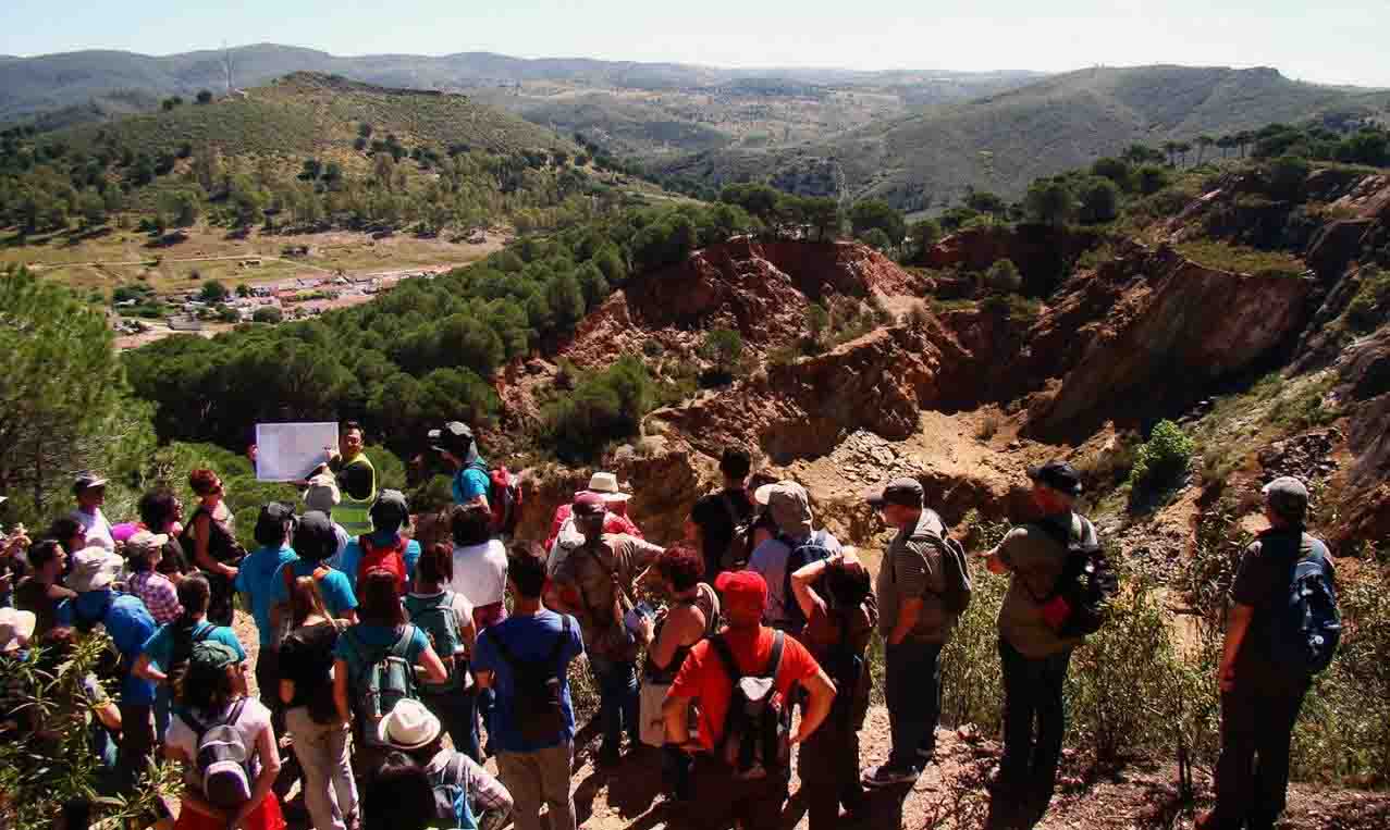 En todas las provincias españolas se han organizado las excursiones del Geolodía para conocer mejor el paisaje que nos rodea / Foto: SGE