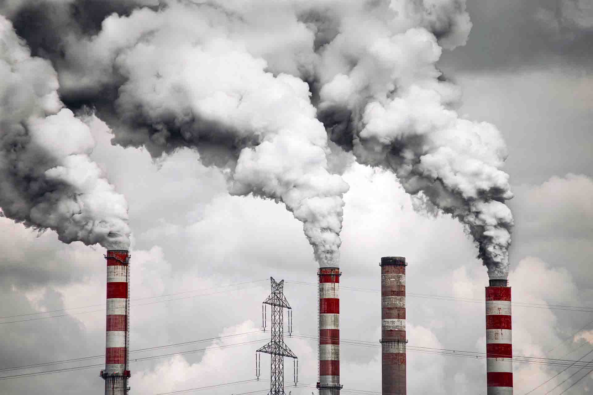 El informe indica un aumento de los fallecimientos atribuibles a la contaminación industrial / Foto: Pixabay