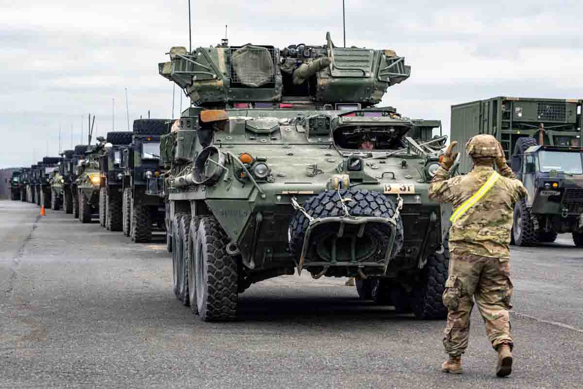 Un tanque de ruedas Stryker del Ejército de Estados Unidos. Los efectos del cambio climático en la Defensa europea / Foto: EP
