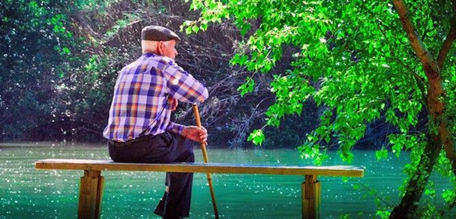 Las personas mayores dedican mucho tiempo a conductas sedentarias / Foto: SINC