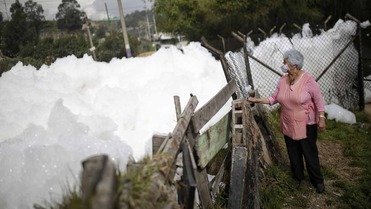 Decenas de personas atrapadas por espuma tóxica / Foto: EP