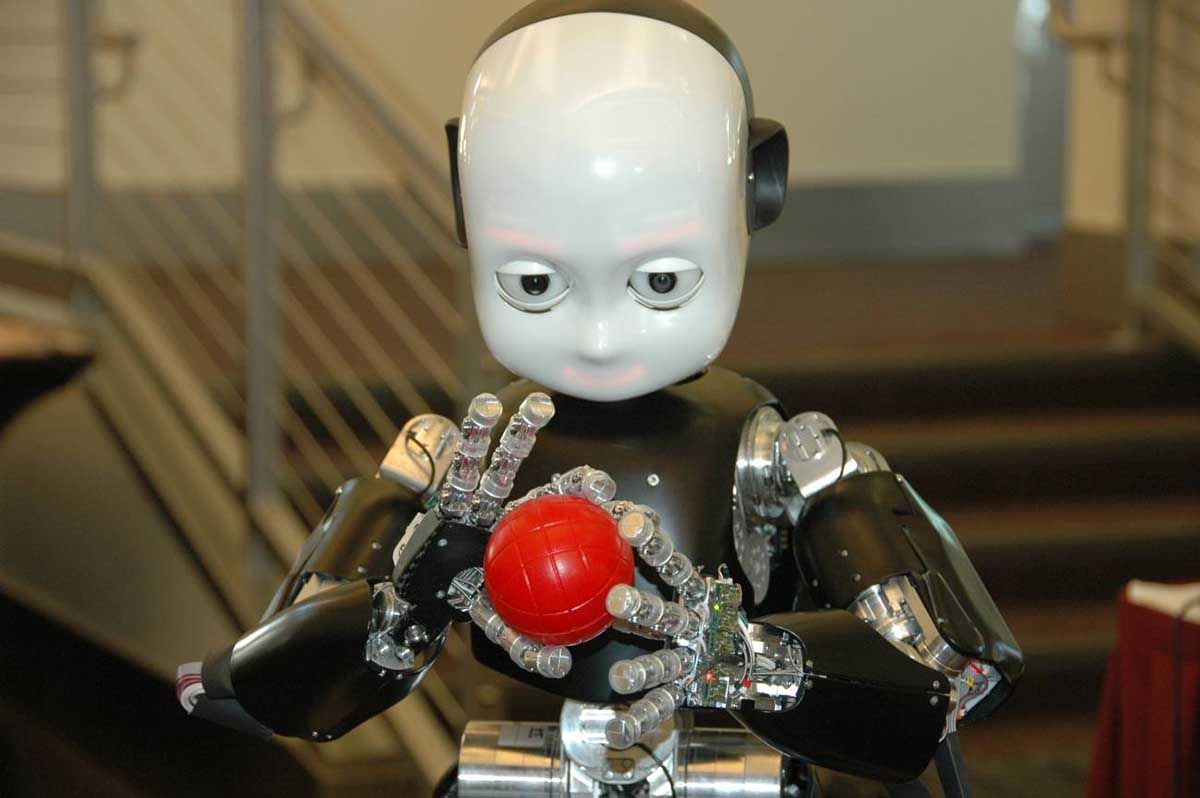 iCub es un robot humanoide. Los robots similares a los humanos / Foto: SINC