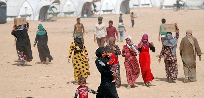 Personas desplazadas  por la guerra en Siria en un campamento de refugiados en Ain Issa, Siria, 10 de octubre de 2017 / Foto: Erik de Castro - Reuters