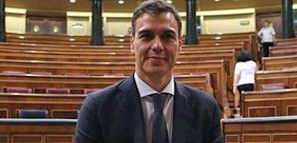 Pedro Sánchez posando en el hemiciclo del Congreso de los Diputados / Foto: EP