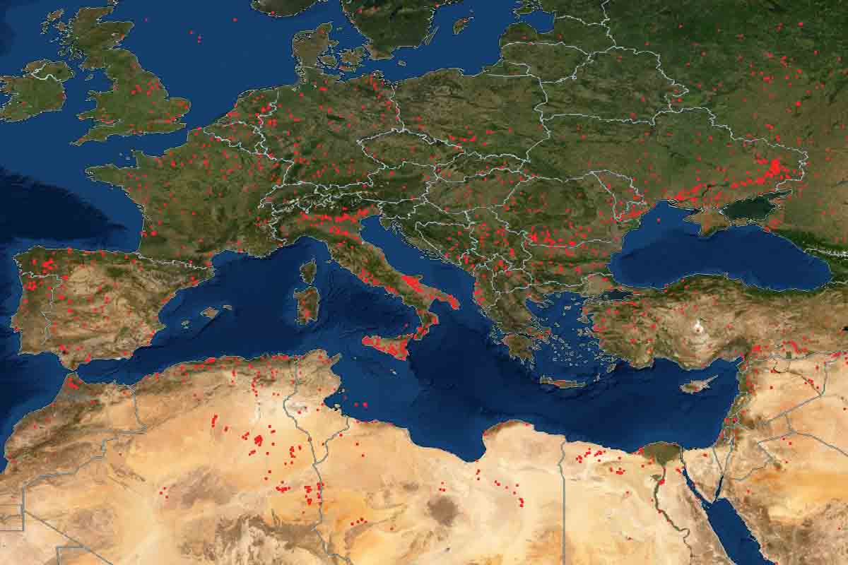 Incendios activos (en rojo) entre el 16 y el 17 de julio de 2022 / Imagen: NASA