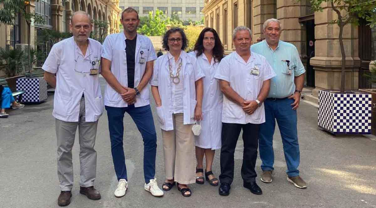 De izquierda a derecha: los investigadores Josep M. Miró, Juan Ambrosioni, Sonsoles Sánchez-Palomino, Núria Climent, Josep Mallolas y José Alcamí. Un "caso excepcional" de curación funcional del sida / Foto: EP