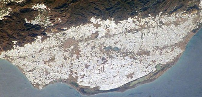 Imagen de satélite de los invernaderos de plástico de El Ejido (Almería) / Foto: NASA