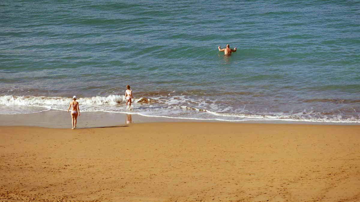 Playa de las Canteras, en Las Palmas de Gran Canaria, Canarias (España). Aumento de las temperaturas / Foto: EP