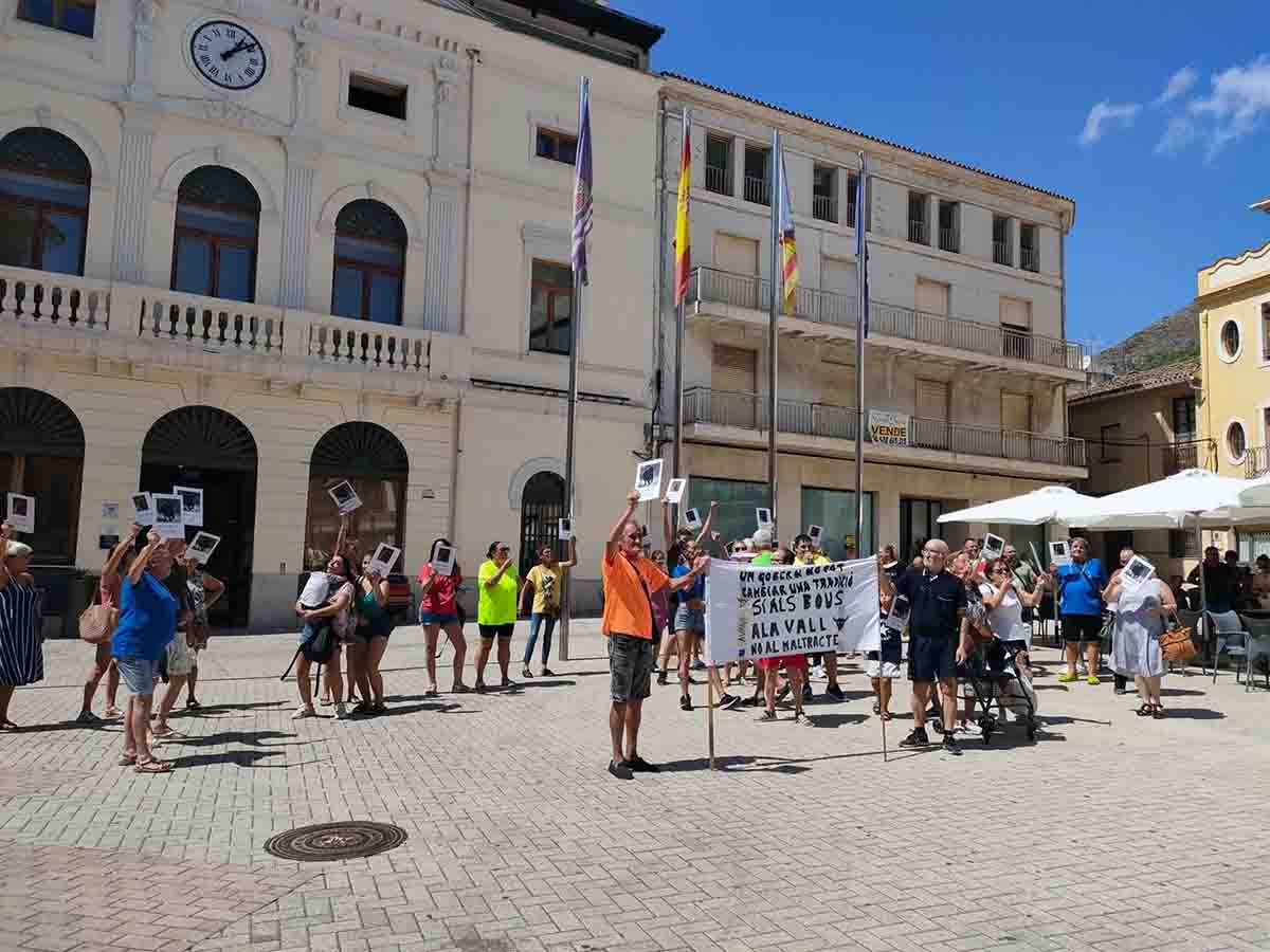 Manifestación en Tavernes de la Valldigna a favor de los bous al carrer / Foto: EP