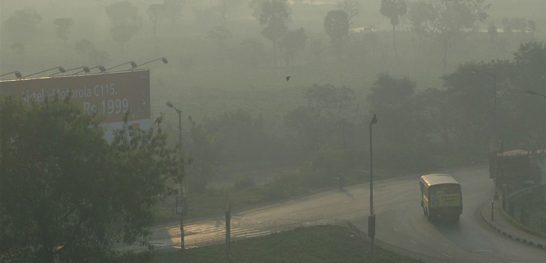 Episodio de esmog extremo de contaminación en la megalópolis india de Calcuta / Foto: EP