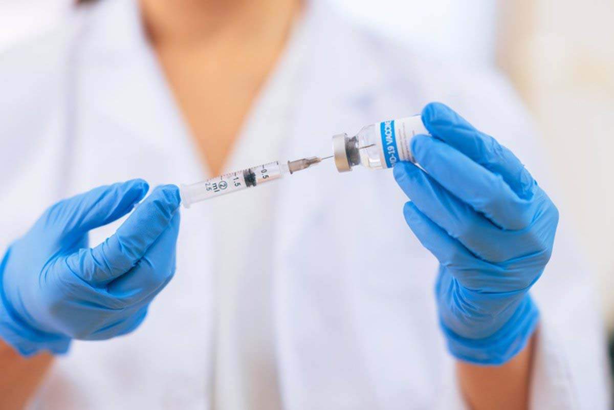 Vacunación, vacuna, covid 19, coronavirus. La EMA da el visto bueno a administrar las vacunas adaptadas / Foto: EP